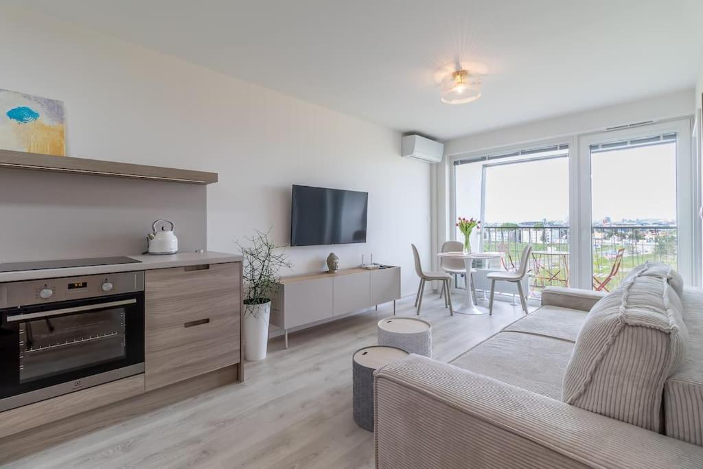 Cozy Apartment Near City Centrum And Bratislava Airport Exterior photo