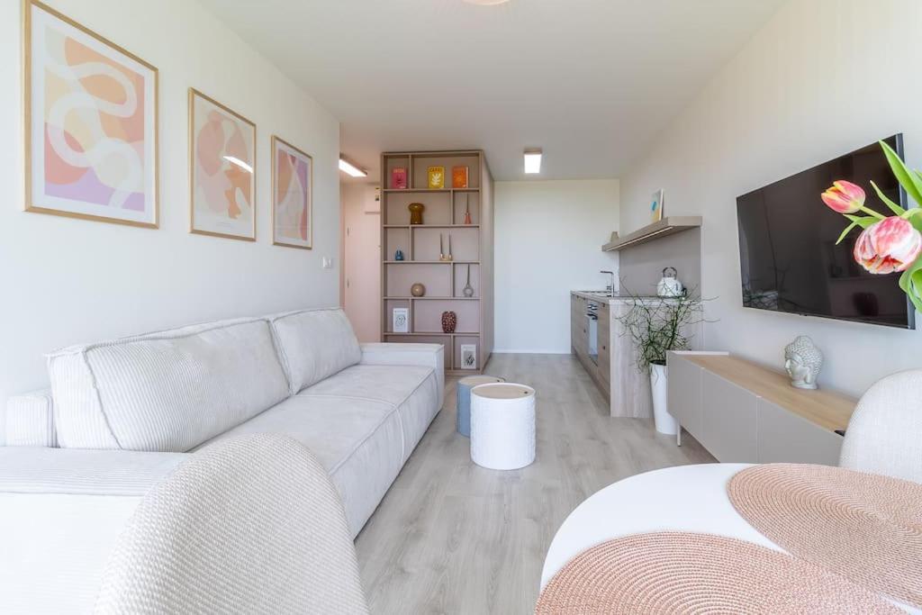 Cozy Apartment Near City Centrum And Bratislava Airport Exterior photo