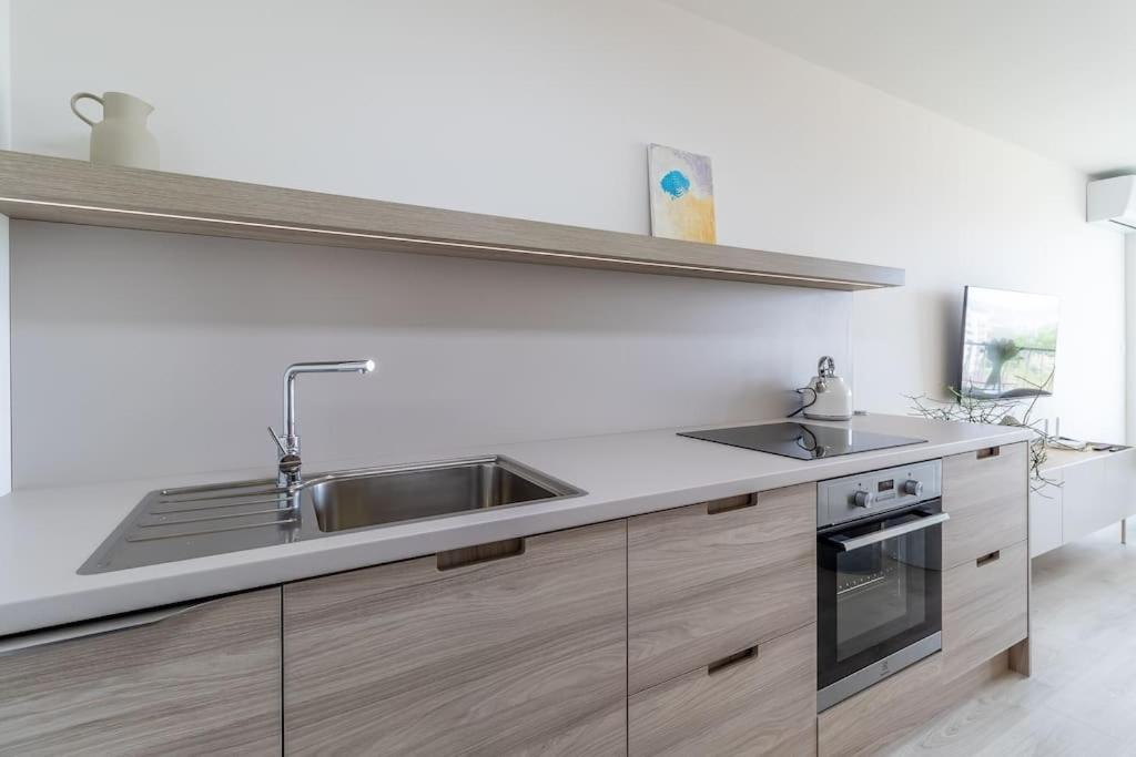 Cozy Apartment Near City Centrum And Bratislava Airport Exterior photo