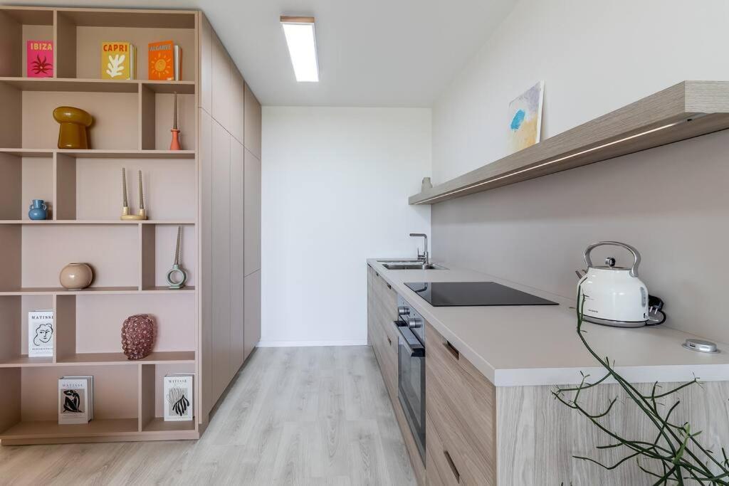 Cozy Apartment Near City Centrum And Bratislava Airport Exterior photo